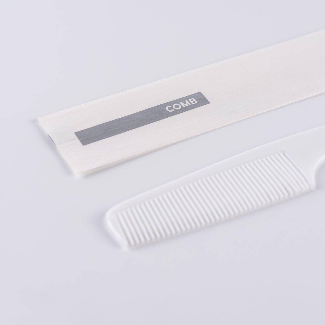 Image 2 of Plastic Comb 7" in White Pouch